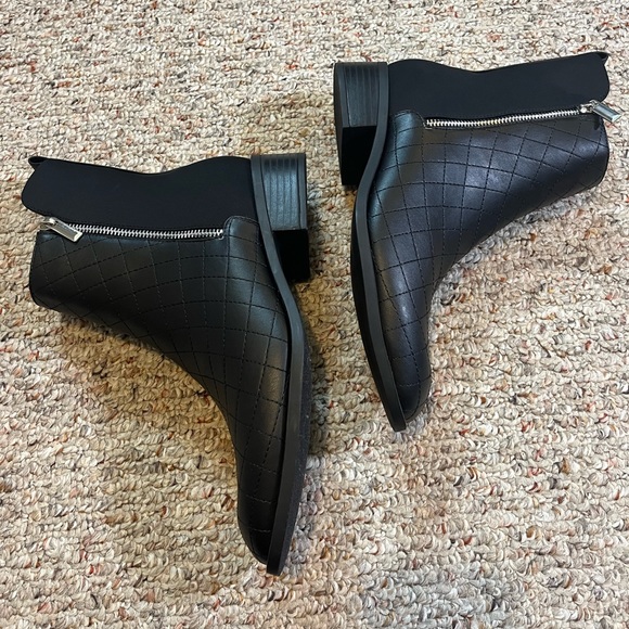 NEW JustFab JF Camille Side-Zip Black Ankle Boot Size 9 - Picture 11 of 13